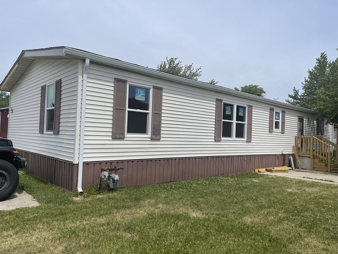 25 Hearthside Dr., Matteson, IL 60443