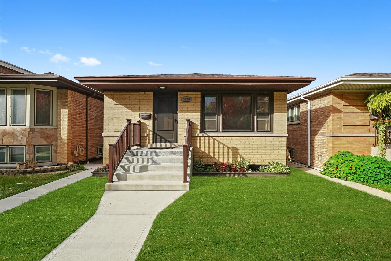 5428 S Laramie Ave., Chicago, IL 60638
