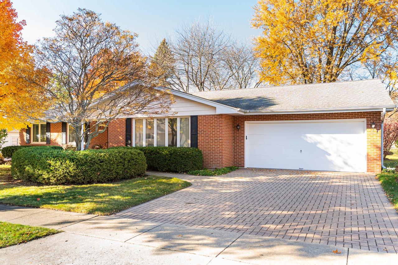 1531 Mayflower Dr., Dekalb, IL 60115