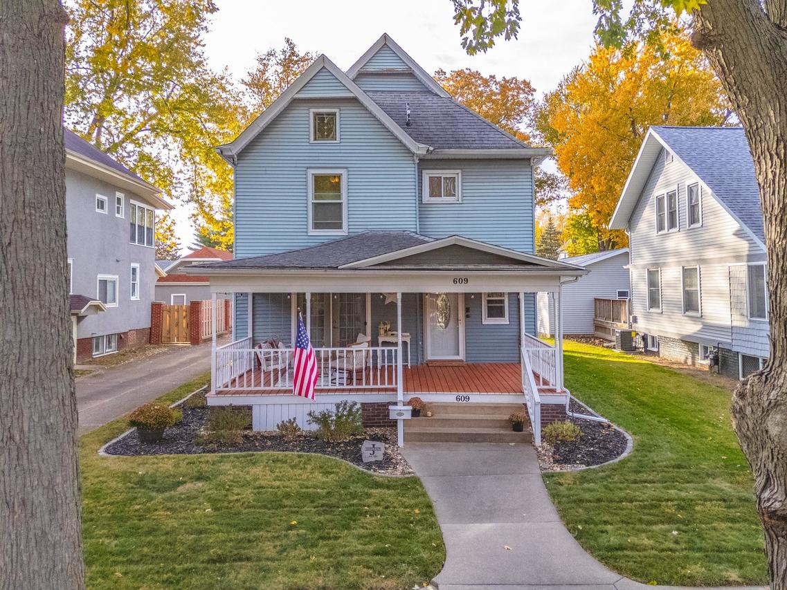 609 N Jackson St., Clinton, IL 61727