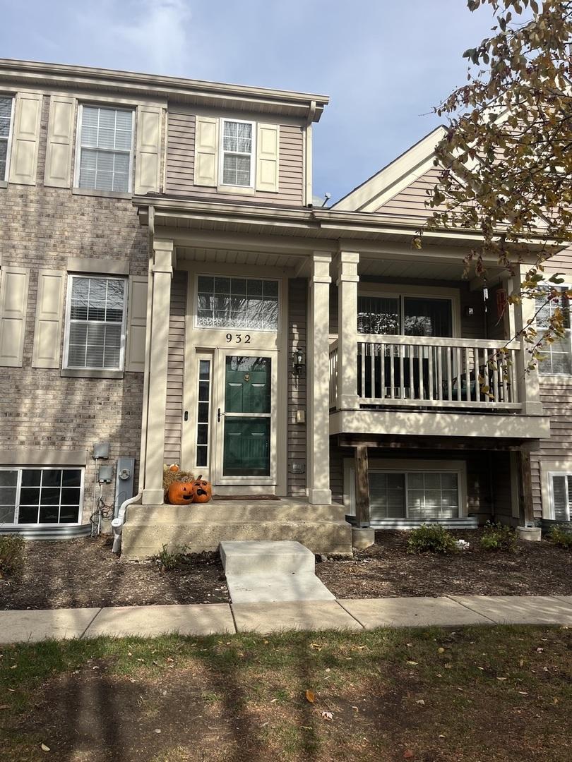 932 Clover Ln., Pingree Grove, IL 60140