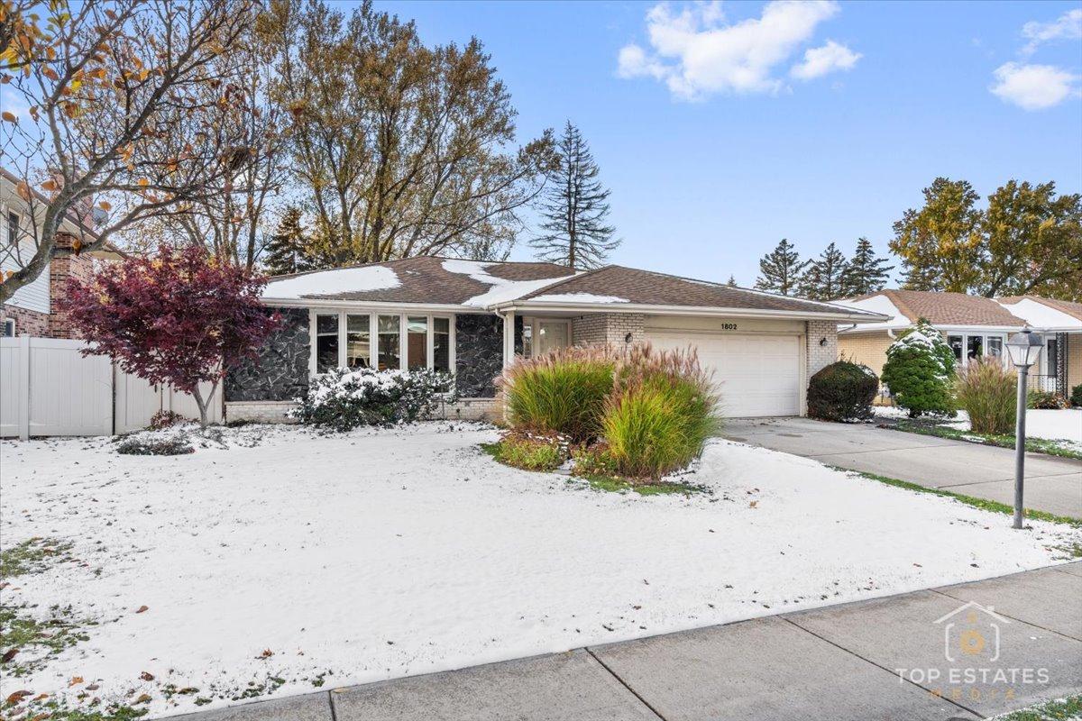 1802 N Aspen Dr., Mount Prospect, IL 60056