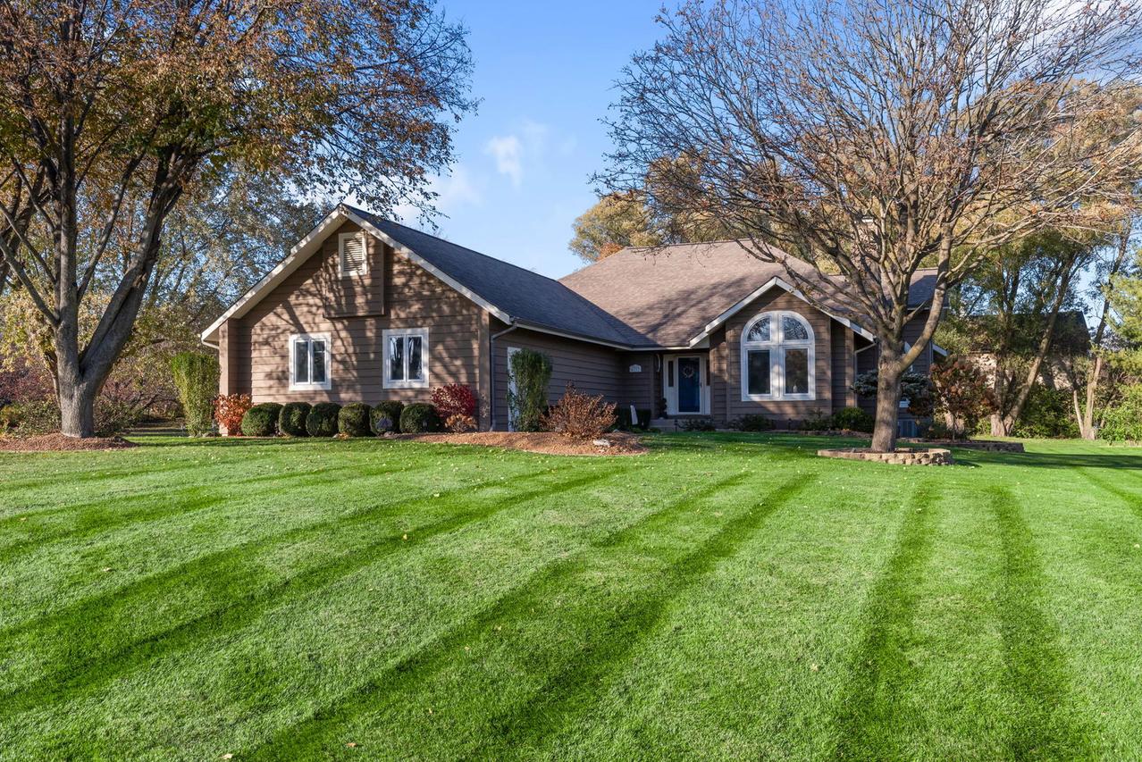 6112 Misty Pine Ct., Crystal Lake, IL 60012