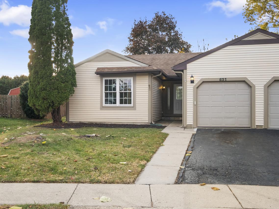 531 Lasalle Ln., Buffalo Grove, IL 60089