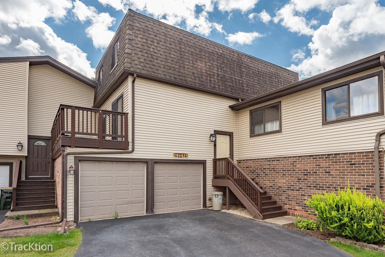 29W425 Thornwood Ln., Warrenville, IL 60555