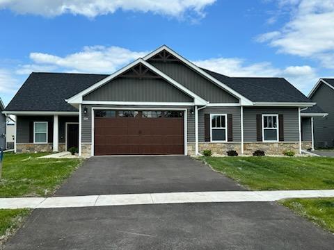 607 Anjali Ct. #R, Sycamore, IL 60178