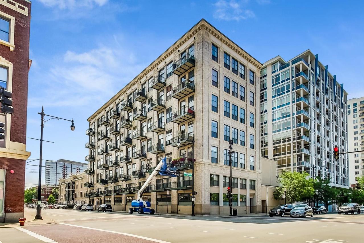 1801 S Michigan Ave. #104, Chicago, IL 60616