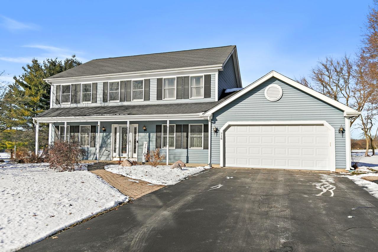 716 Surrey Ln., Sleepy Hollow, IL 60118