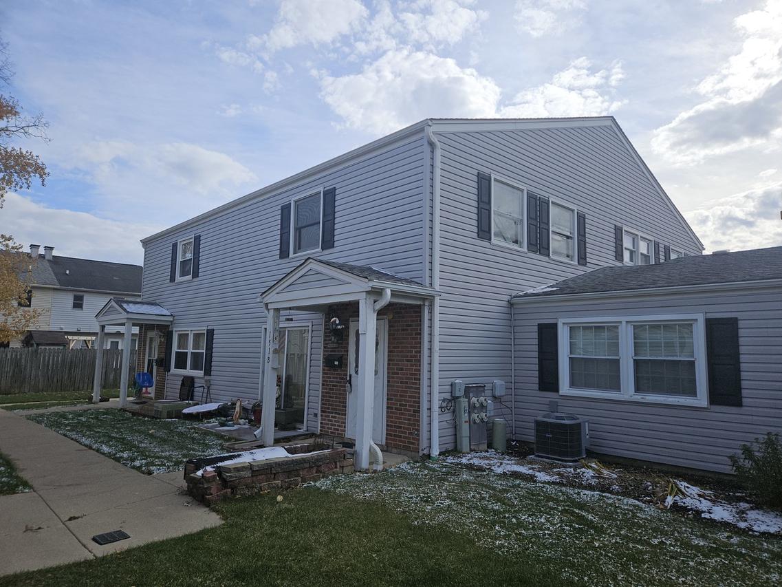 151 Peter Ct. #B, Bartlett, IL 60103