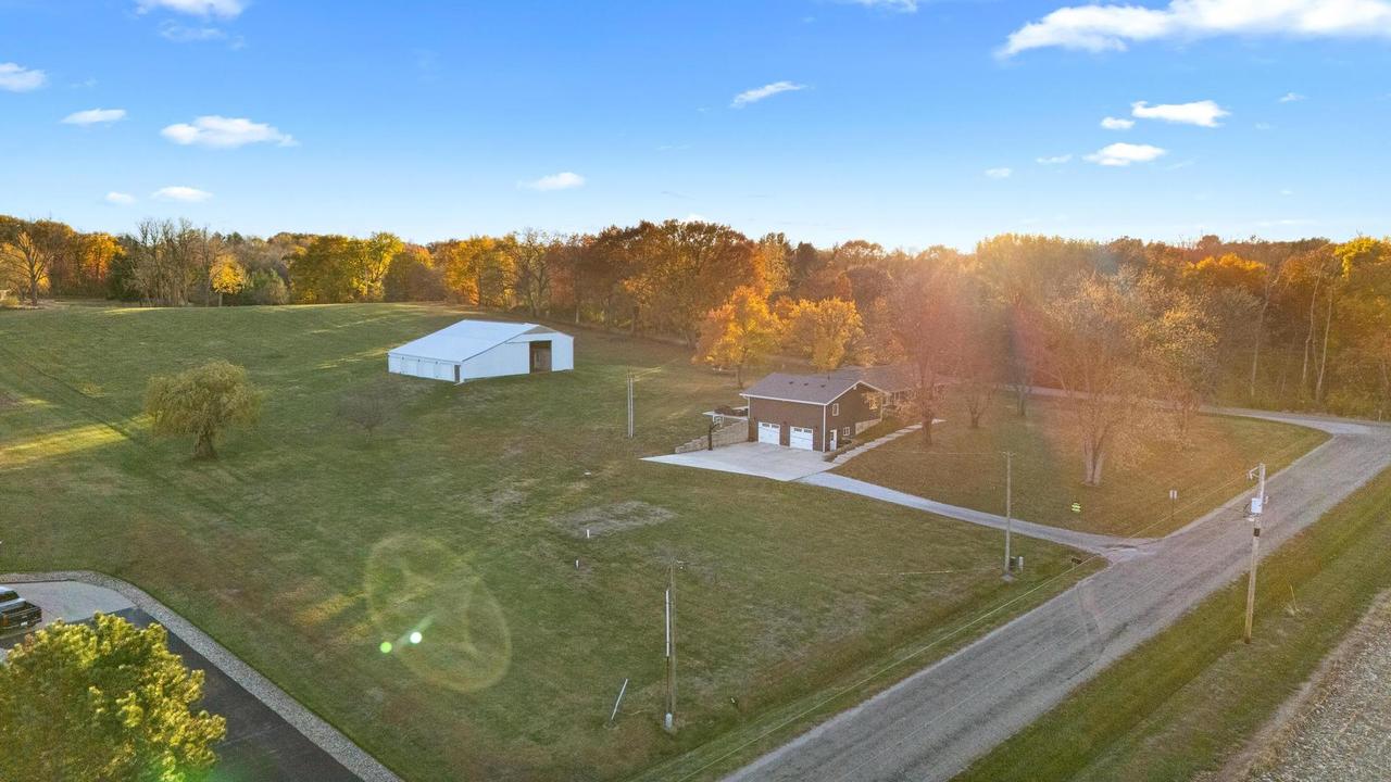 15945 Gresham Rd., Mackinaw, IL 61755