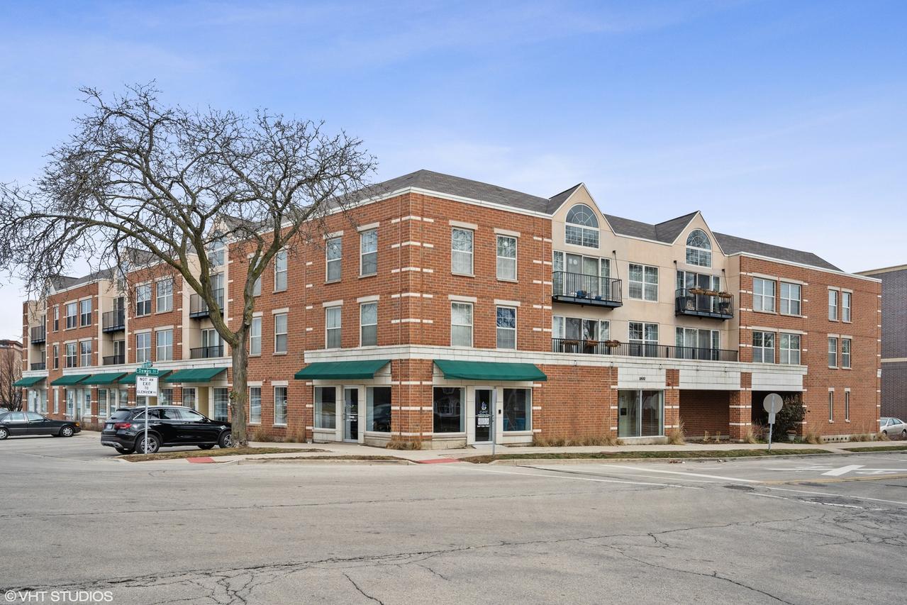 1800 Dewes St. #307, Glenview, IL 60025