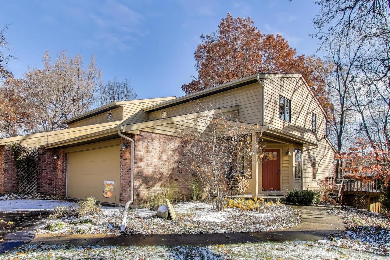 42W231 Retreat Ct., St. Charles, IL 60175