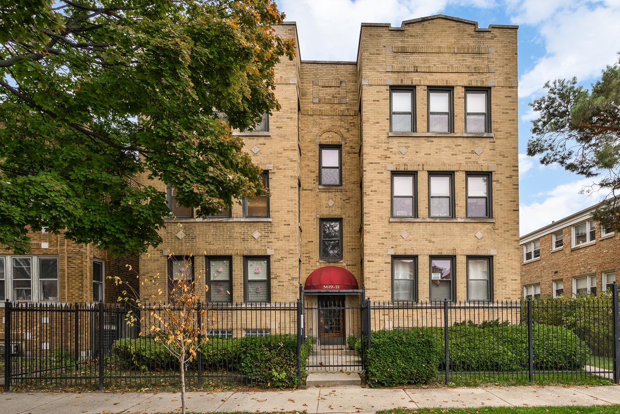 5621 N Christiana Ave. #2, Chicago, IL 60659
