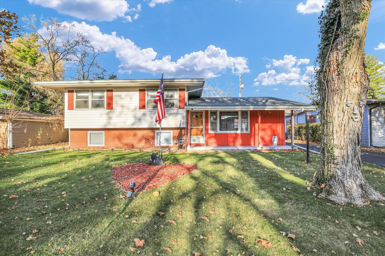 1214 Eastern Dr., Urbana, IL 61801