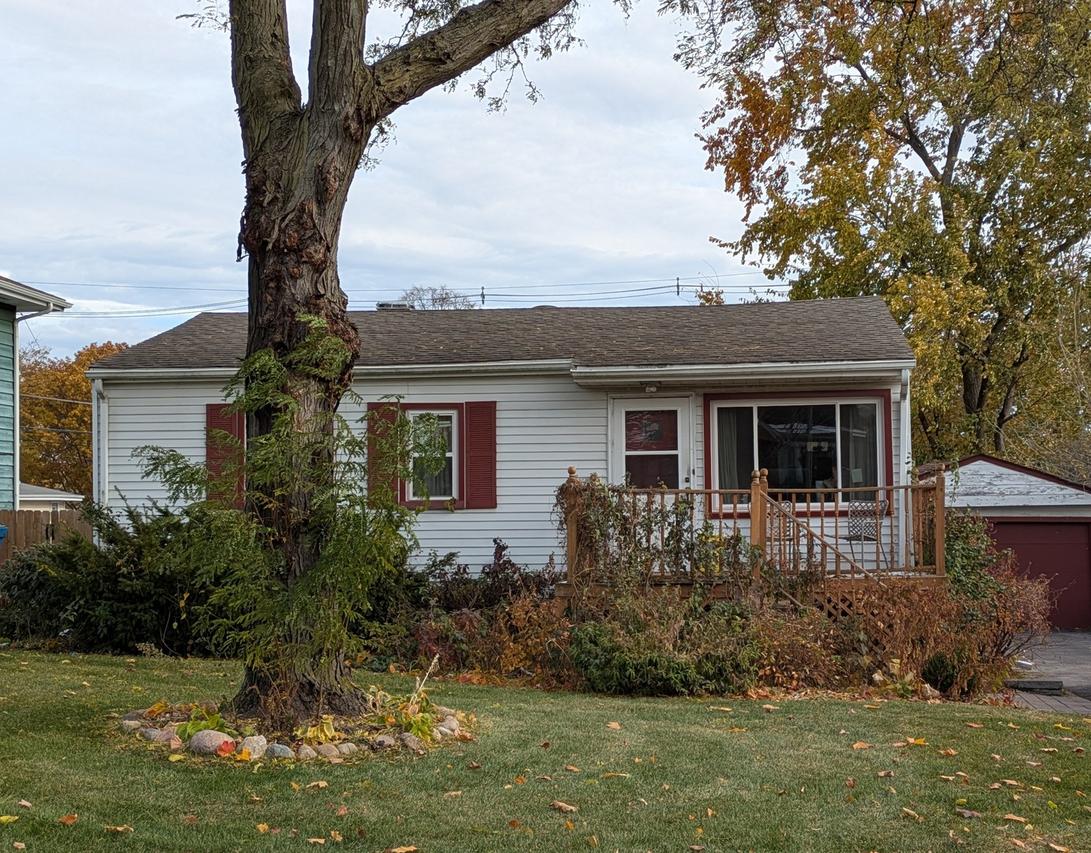 795 N Emroy Ave., Elmhurst, IL 60126