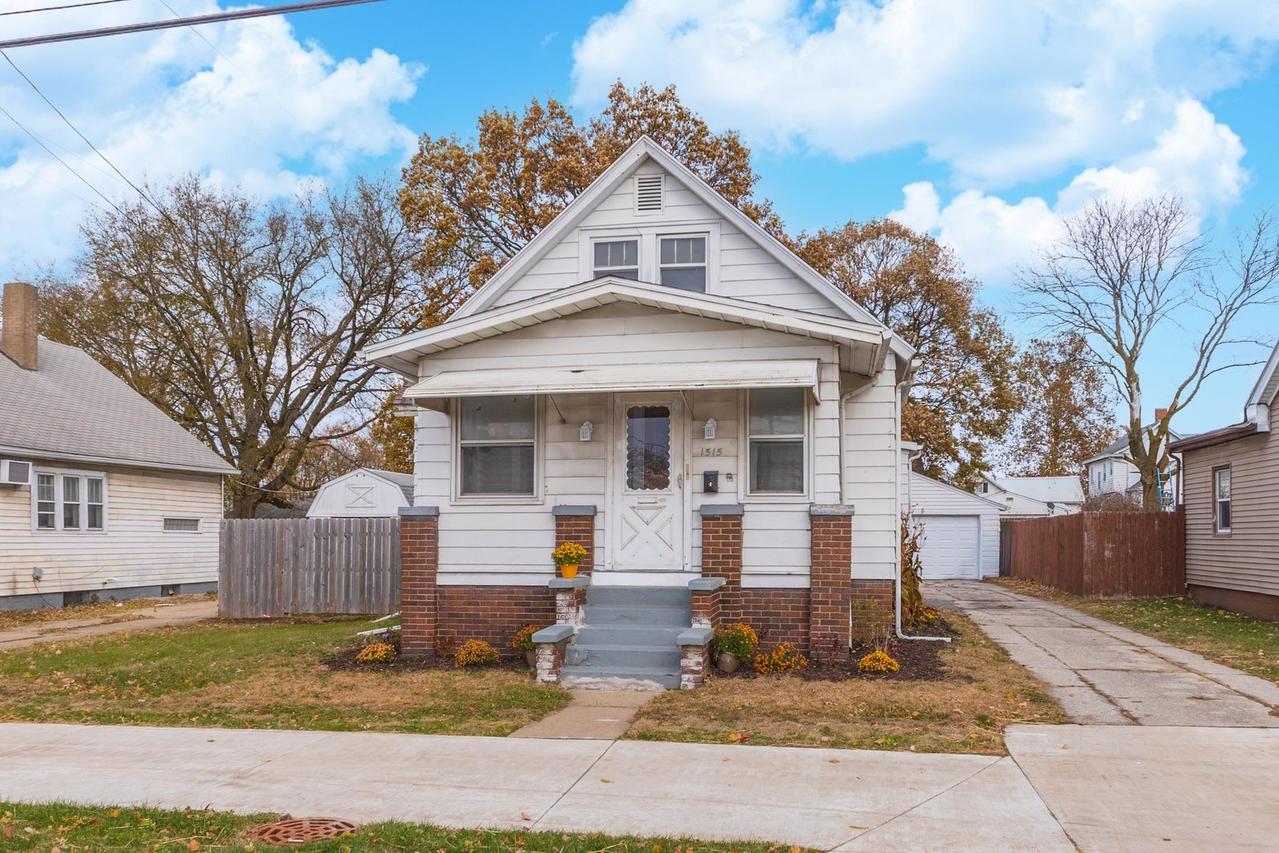 1515 W Market St., Bloomington, IL 61701