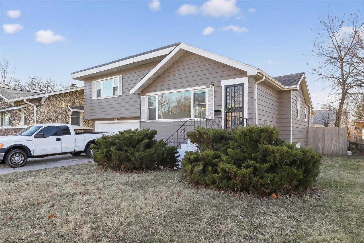 13812 Kanawha Ave., Dolton, IL 60419