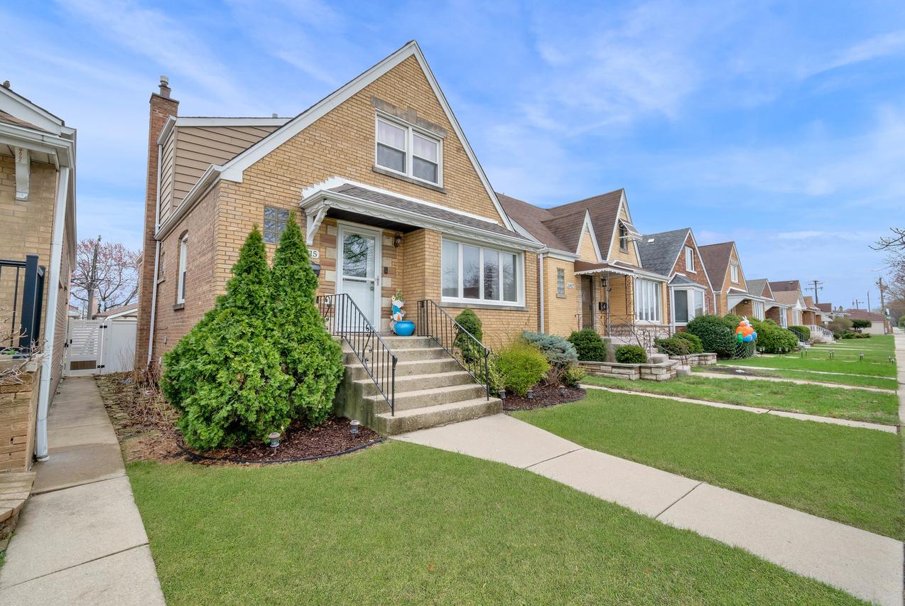 5415 S Oak Park Ave., Chicago, IL 60638