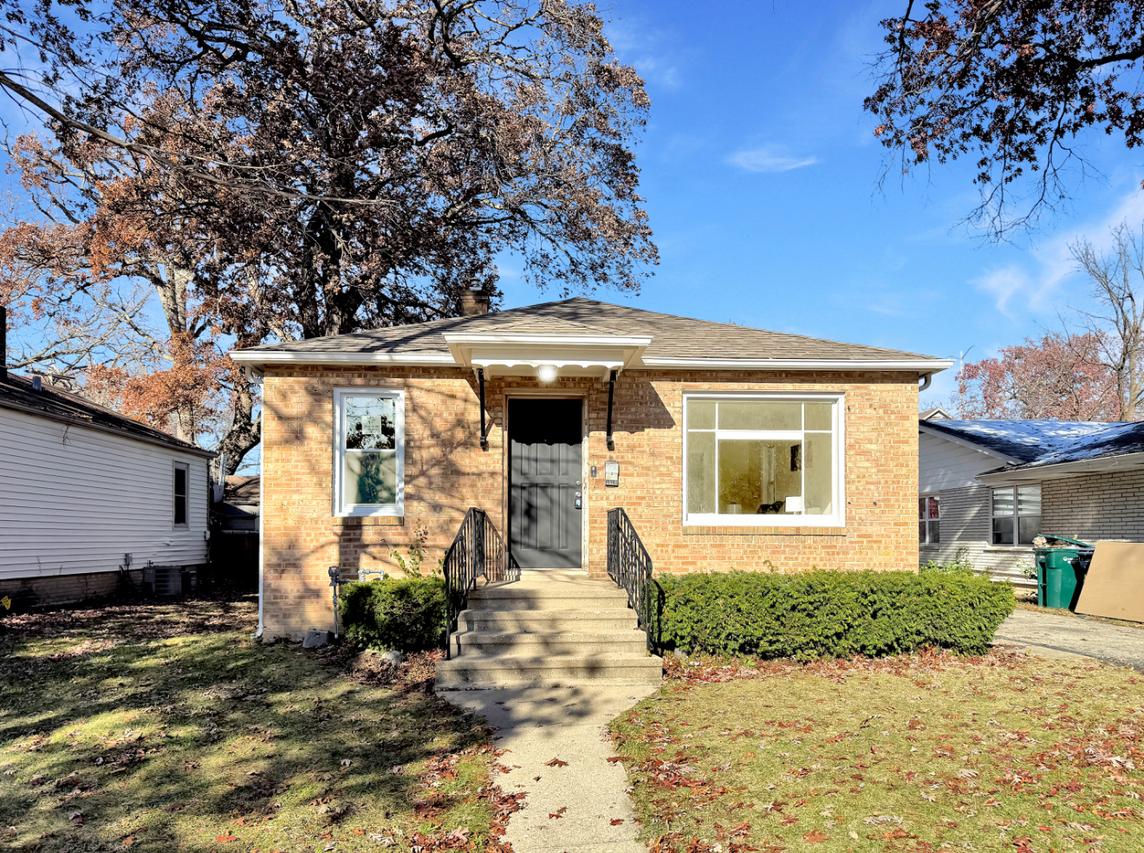 1018 W Atlantic Ave., Waukegan, IL 60085