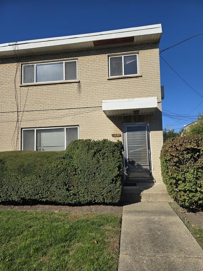 7229 N Campbell Ave., Chicago, IL 60645