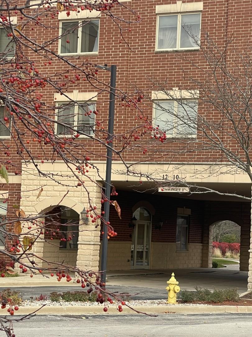 1210 N Foxdale Dr. #109, Addison, IL 60101