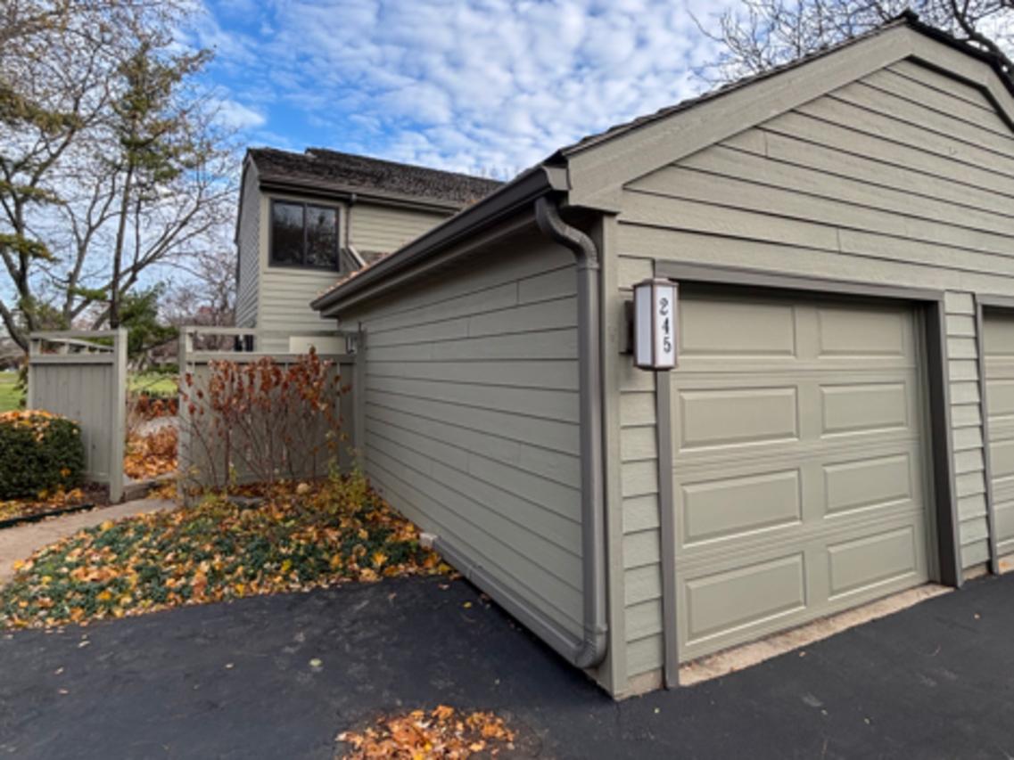 245 Timber Ridge Ln., Lake Barrington, IL 60010