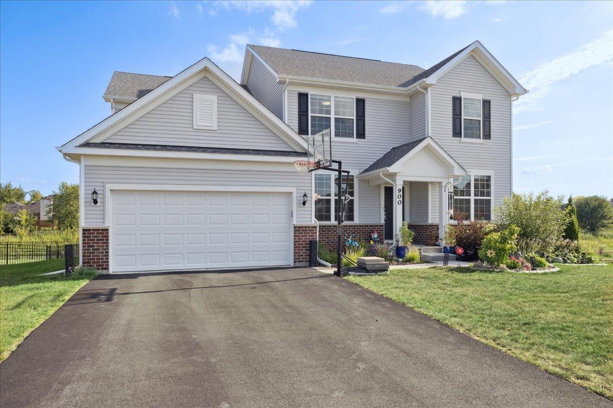 900 Treeline Dr., Algonquin, IL 60102