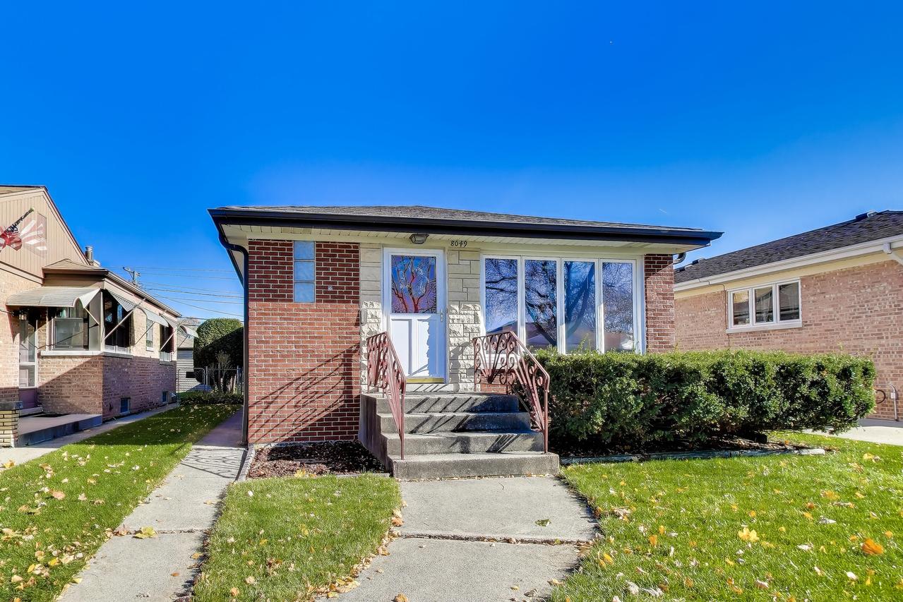 8049 N Osceola Ave., Niles, IL 60714