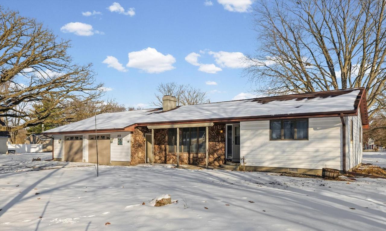 211 N Center St., Melvin, IL 60952