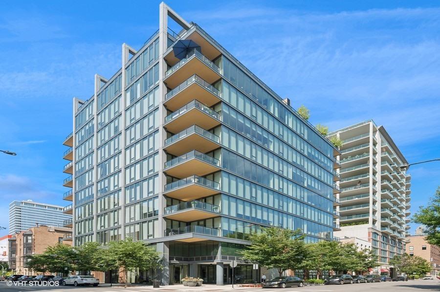 366 W Superior St. #1002, Chicago, IL 60654