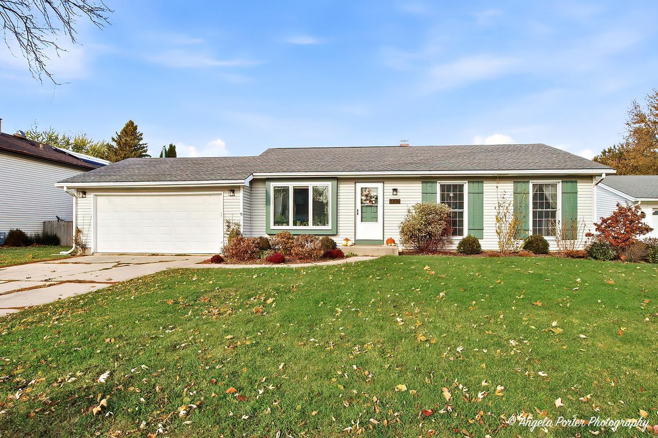 5106 W Greenbrier Dr., Mchenry, IL 60050