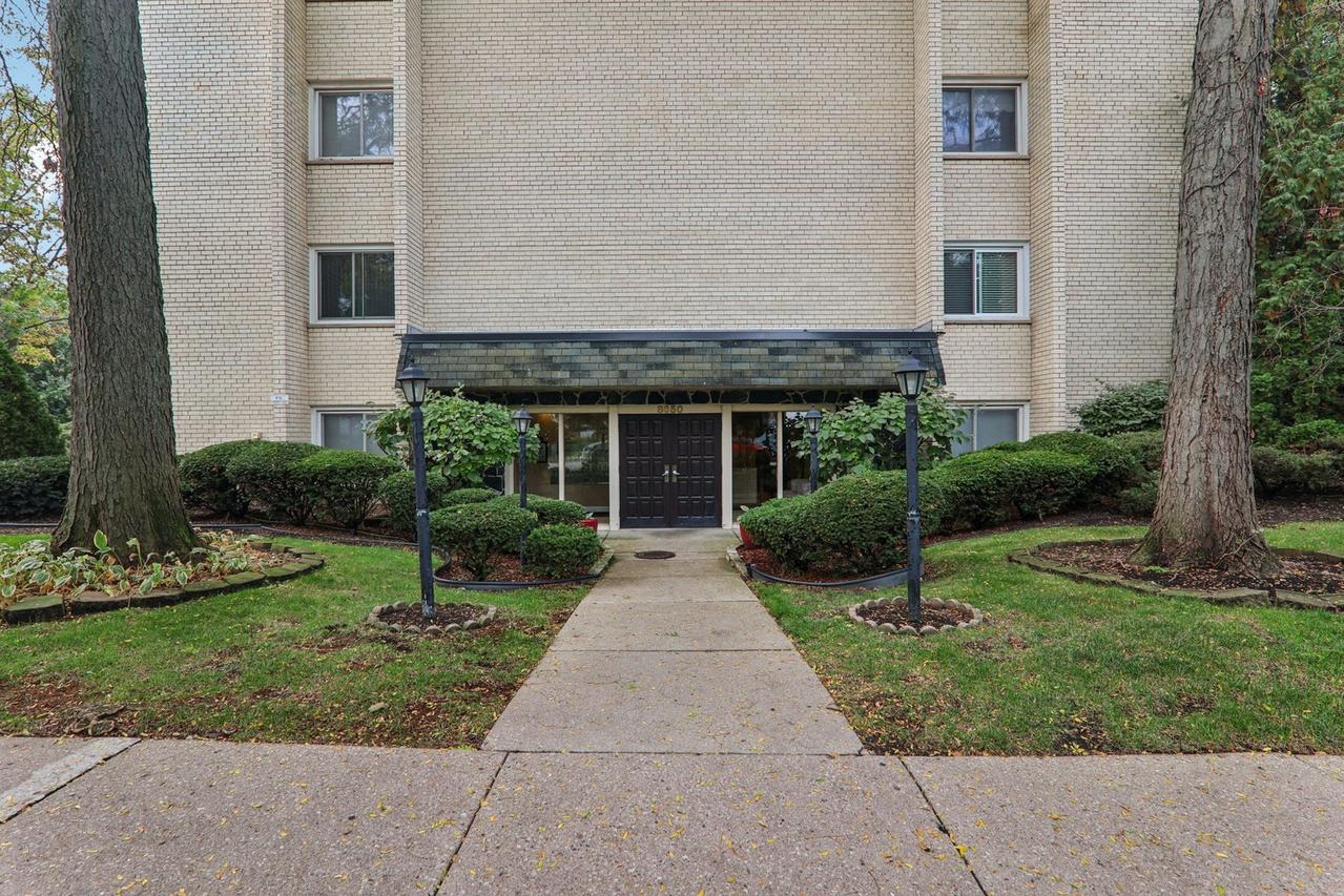8650 Ferris Ave. #203, Morton Grove, IL 60053