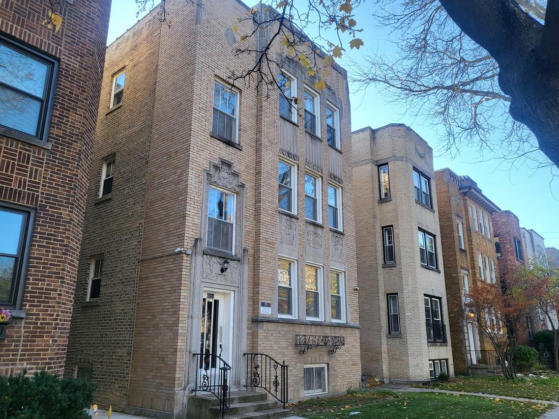 4831 Lee St., Skokie, IL 60077