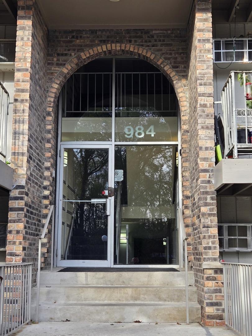 984 Crabapple Dr. #102, Prospect Heights, IL 60070