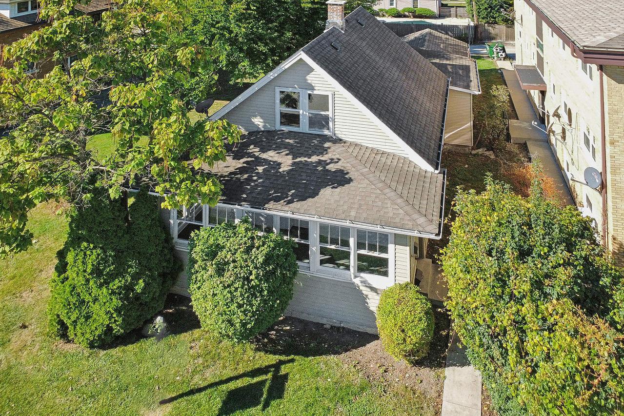 906 State St., Lemont, IL 60439