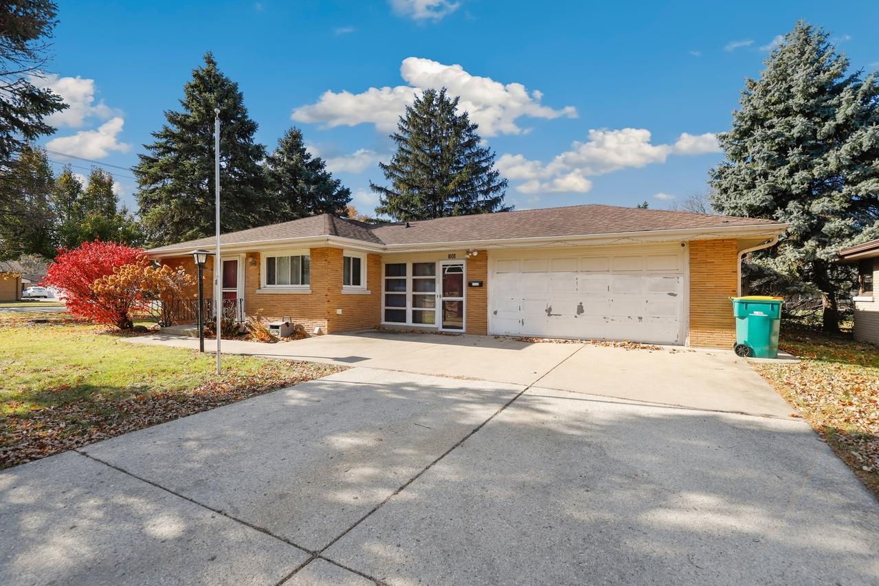 801 N Alann Dr., Joliet, IL 60435