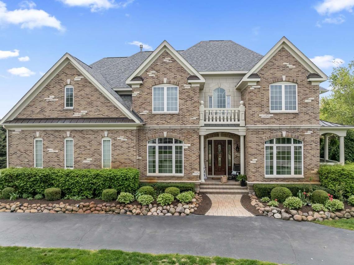 6209 Whiteoak Dr., Mchenry, IL 60050