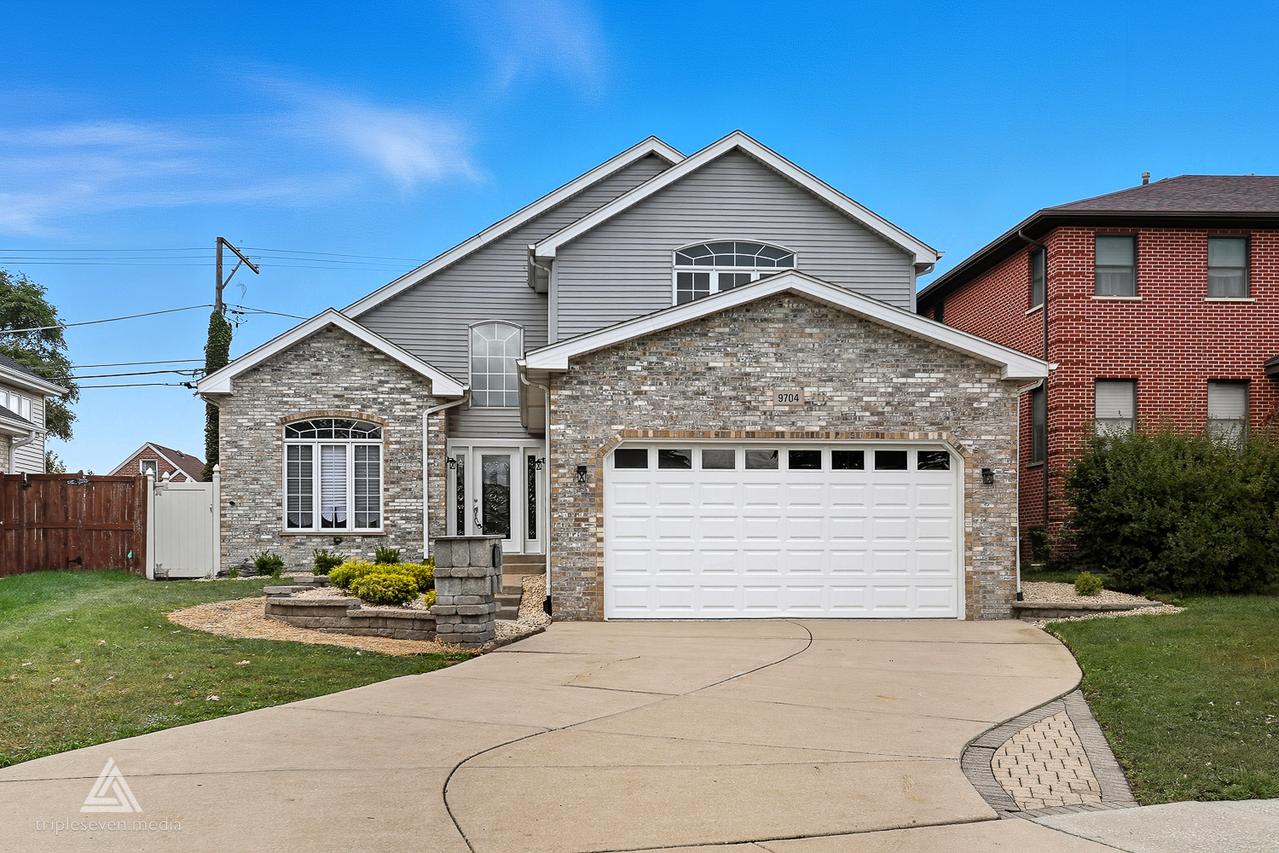 9704 W Shore Dr., Oak Lawn, IL 60453