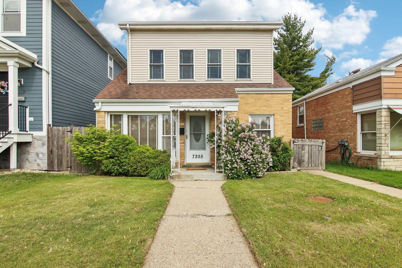 7255 N Oriole Ave., Chicago, IL 60631
