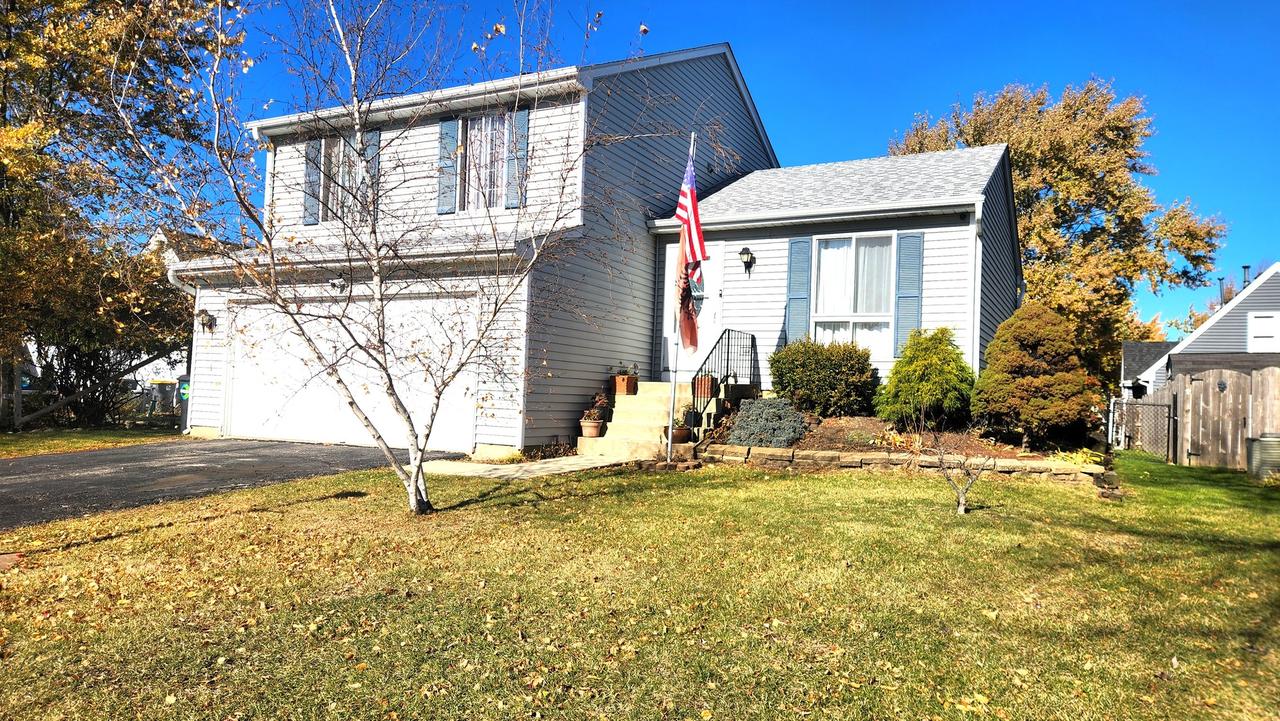 4 Aspen Ct., Streamwood, IL 60107