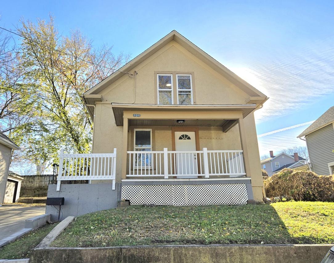 328 Rosewood Ave., Aurora, IL 60505