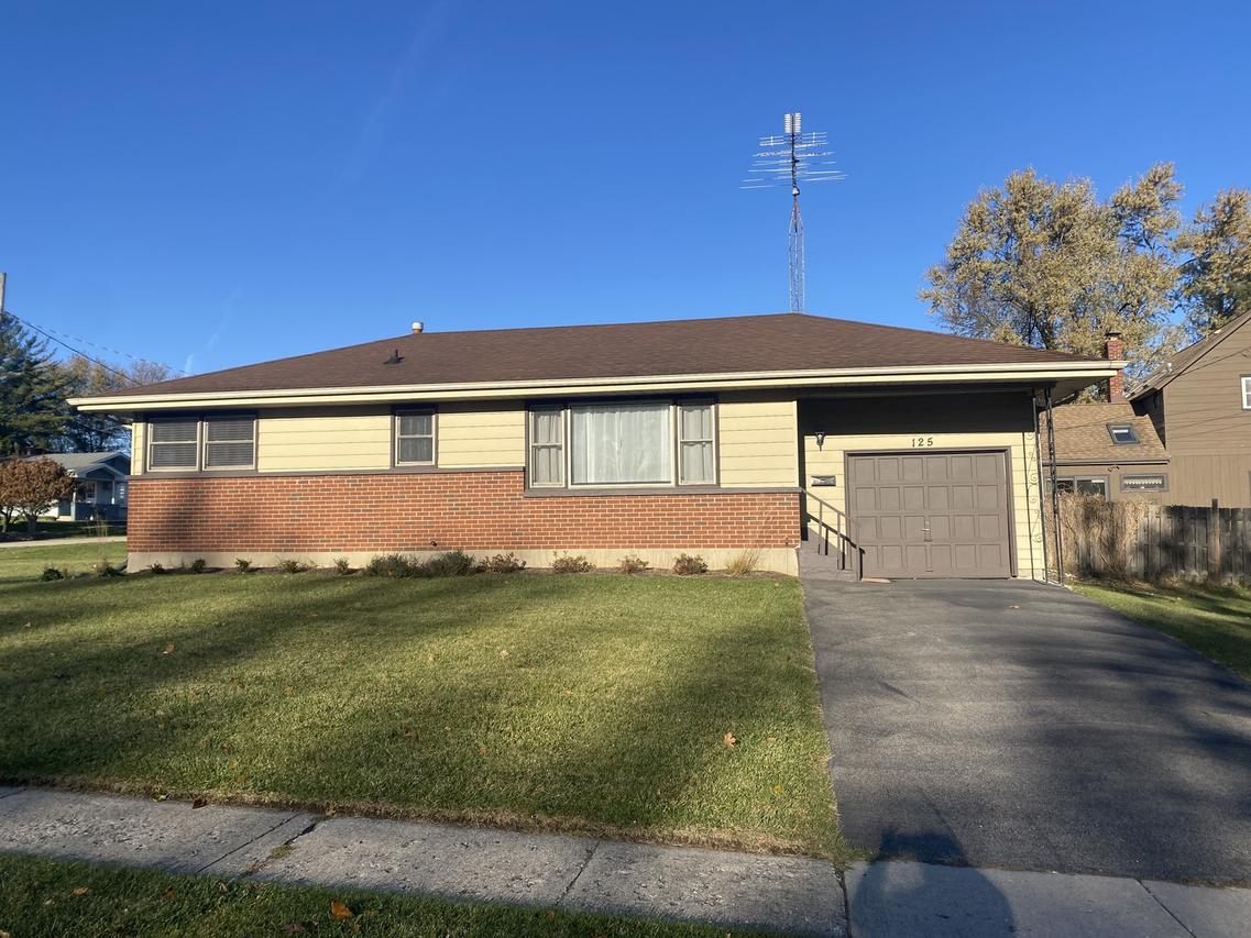 125 Arthur Dr., Woodstock, IL 60098