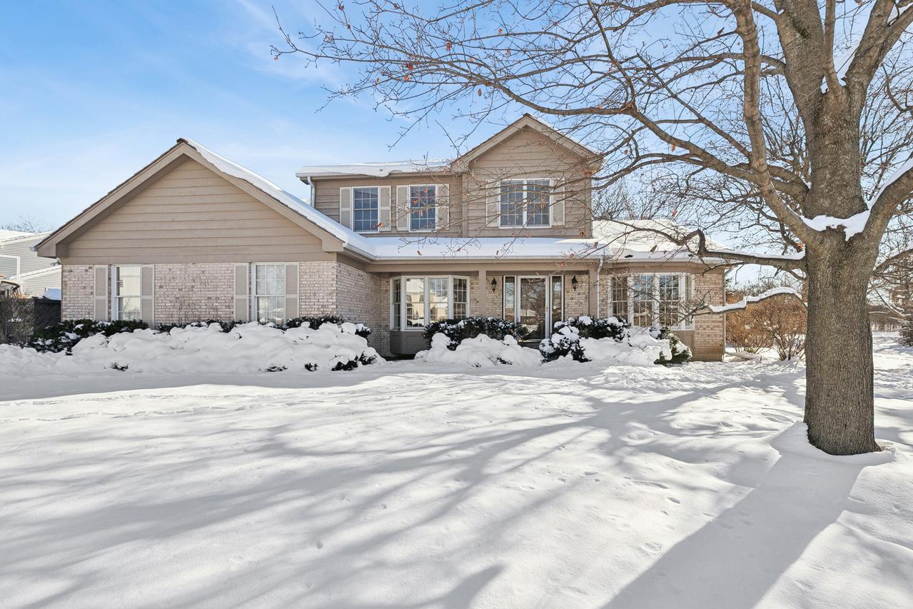 14870 King Dr., Green Oaks, IL 60048