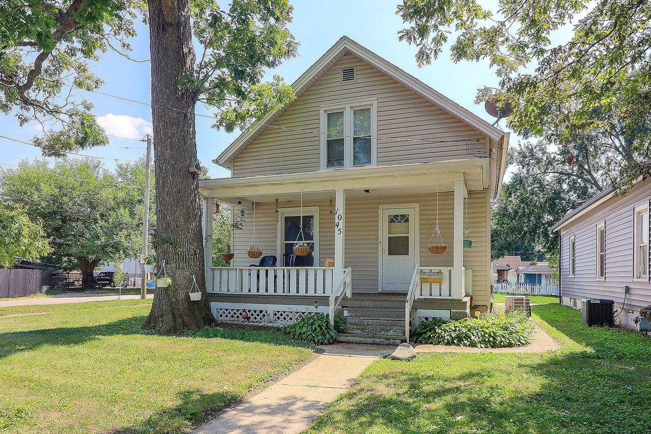 1045 Grand Blvd., Aurora, IL 60505