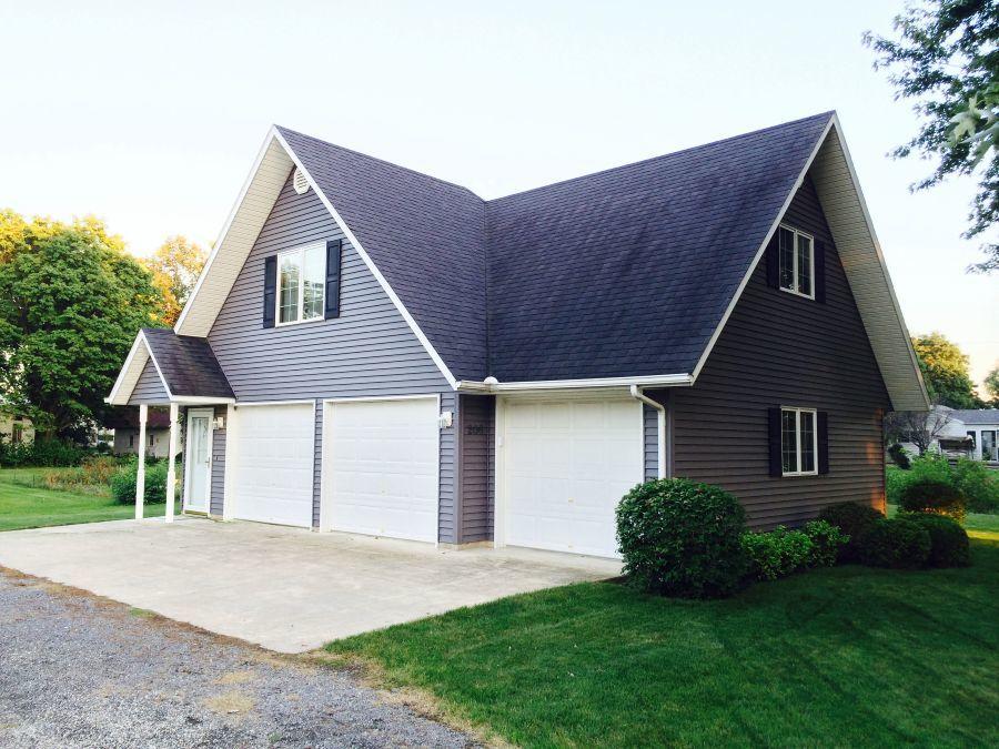 206 S Cherry St., Crescent City, IL 60928