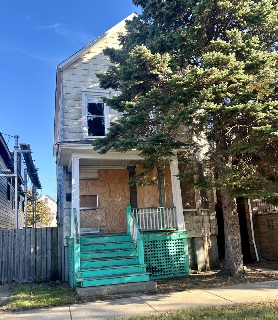 8135 S Coles Ave., Chicago, IL 60617