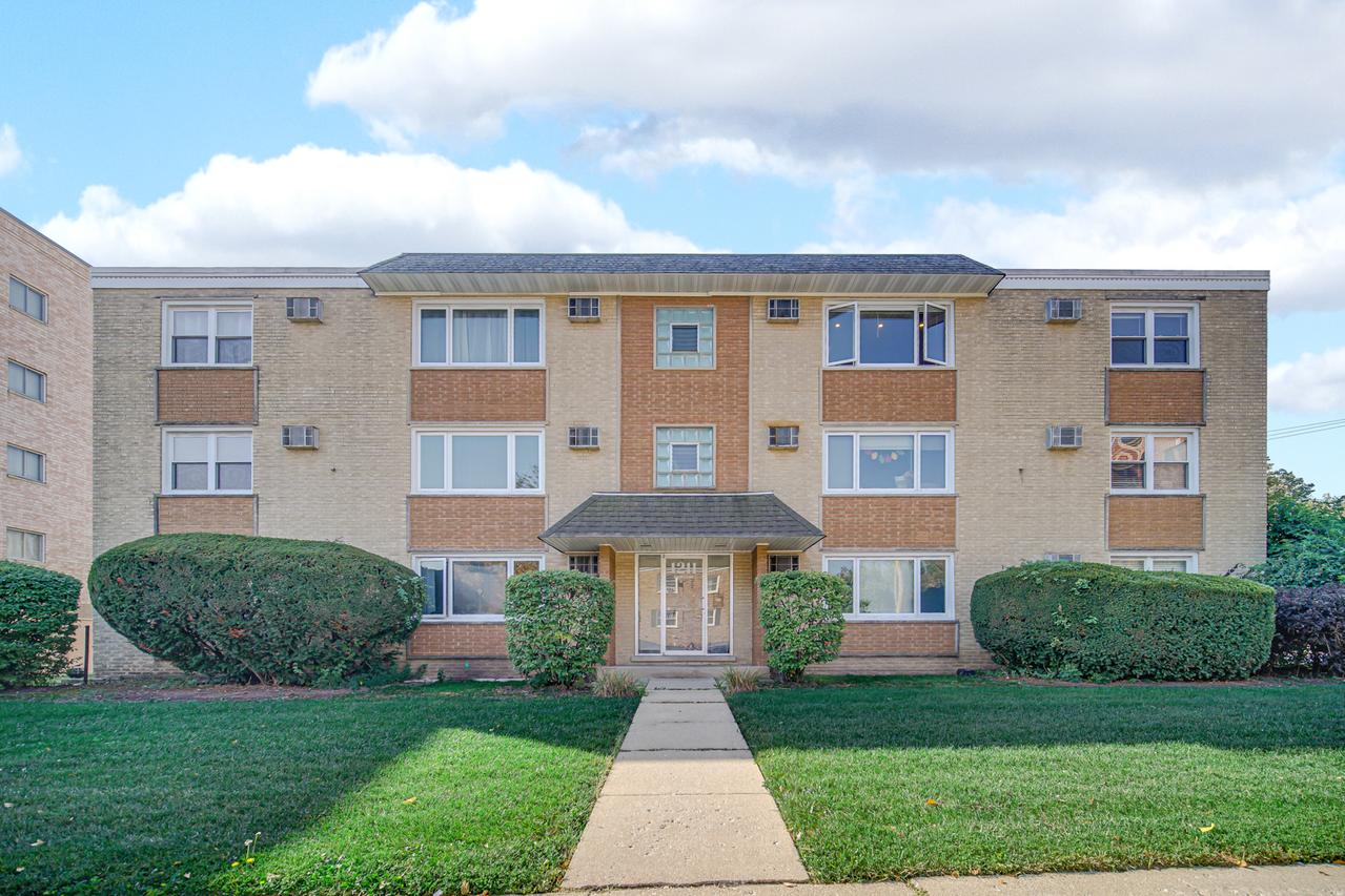 1211 Brown St. #3B, Des Plaines, IL 60016