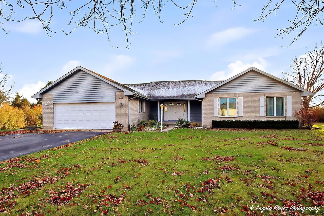 23209 Cals Ct., Harvard, IL 60033