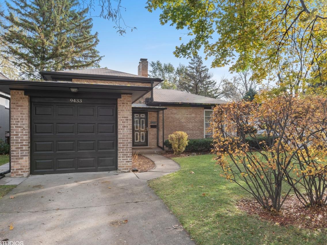 9433 Lincolnwood Dr., Evanston, IL 60203