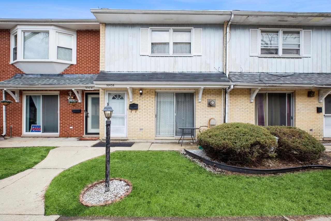 10438 Major Ave., Oak Lawn, IL 60453